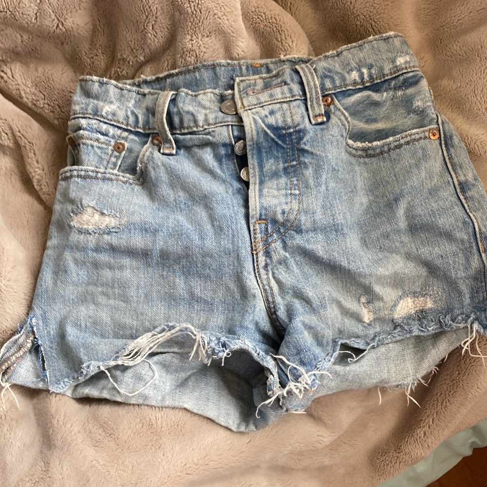Cute ripped jean shorts